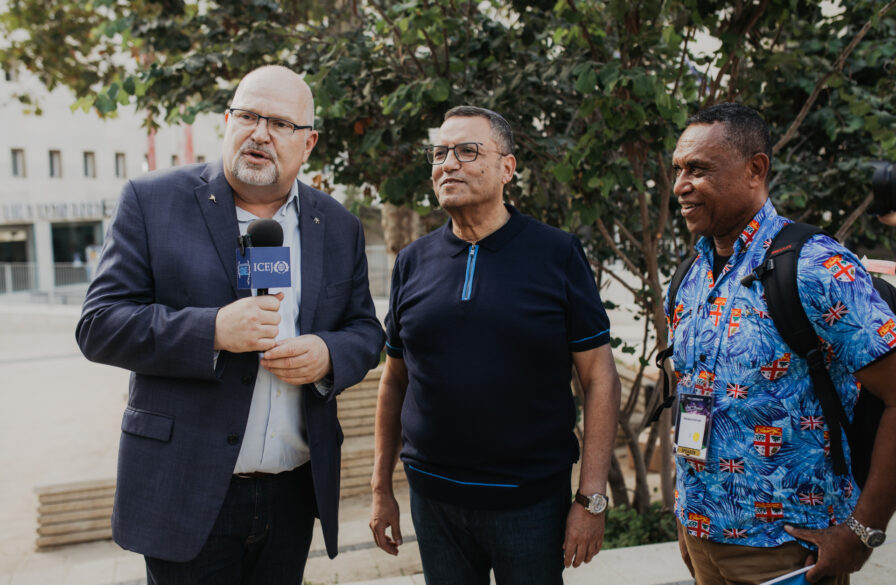 Mayor Mosh Lion with Juergen Buehler