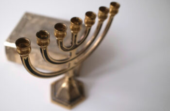 menorah (shutterstock)