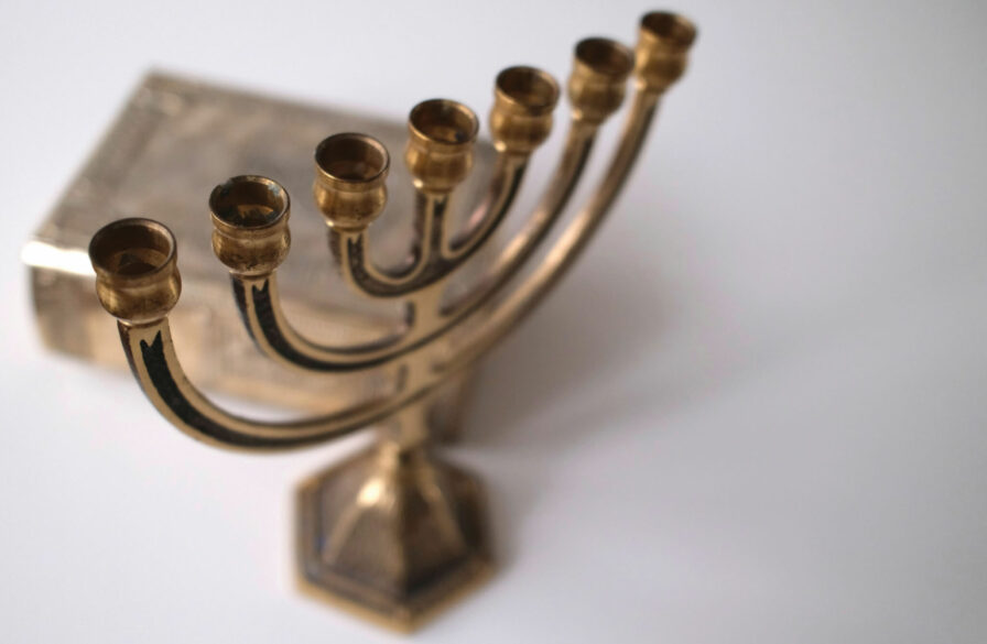 menorah (shutterstock)