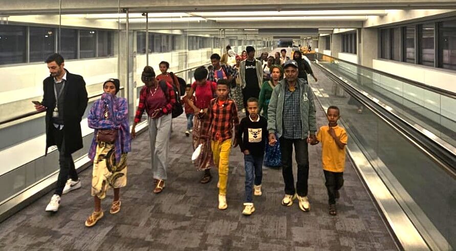 Ethiopian Jews making Aliyha arrive at Ben Gurion Airport. (Credit: JAFI)