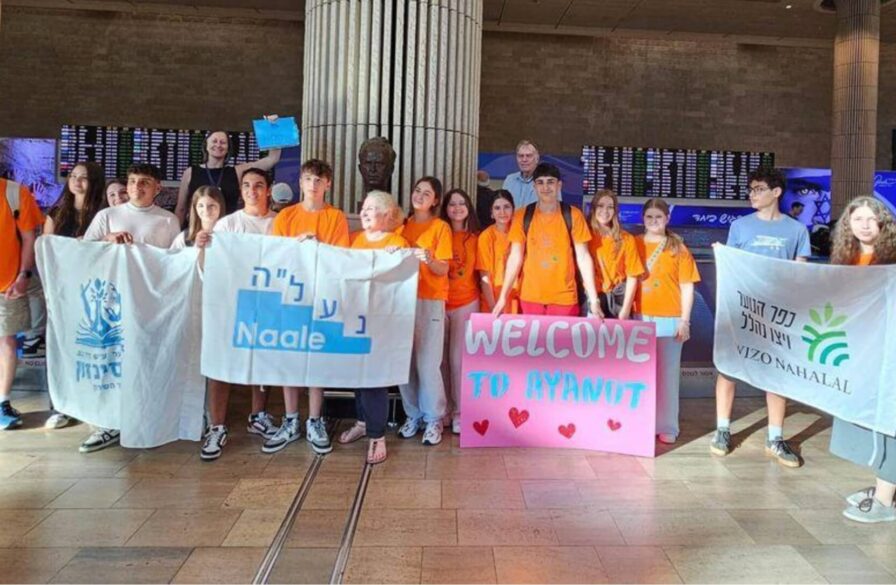 Naale children from Germany at Ben Gurion airport in 2024. (JAFI)