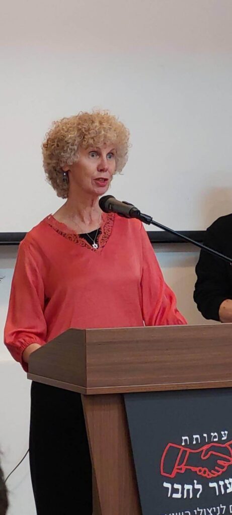 Yudit Setz spreekt op de Herdenkingsdag van de Holocaust