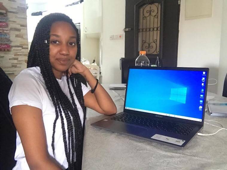 Een nieuwe computer voor een Ethiopische student