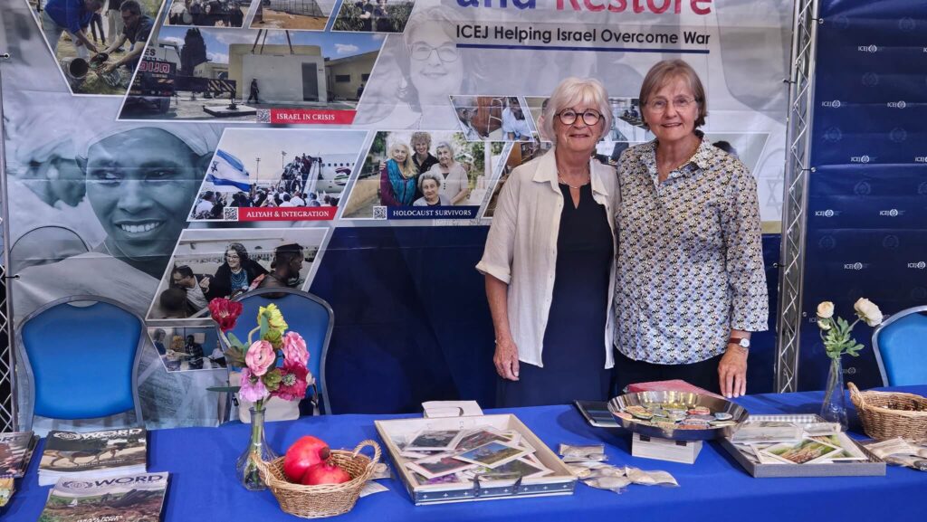 Marianne en Corrie aan de tafel van Feast Homecare